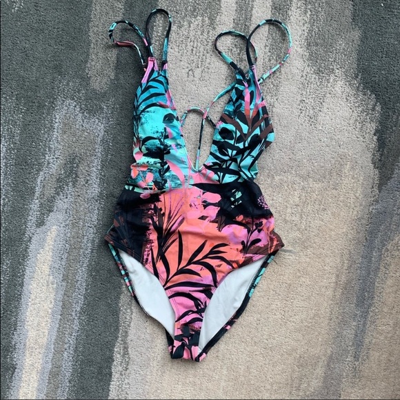 🛍 Out From Under Plunging One Piece Bathing Suit - Picture 2 of 5